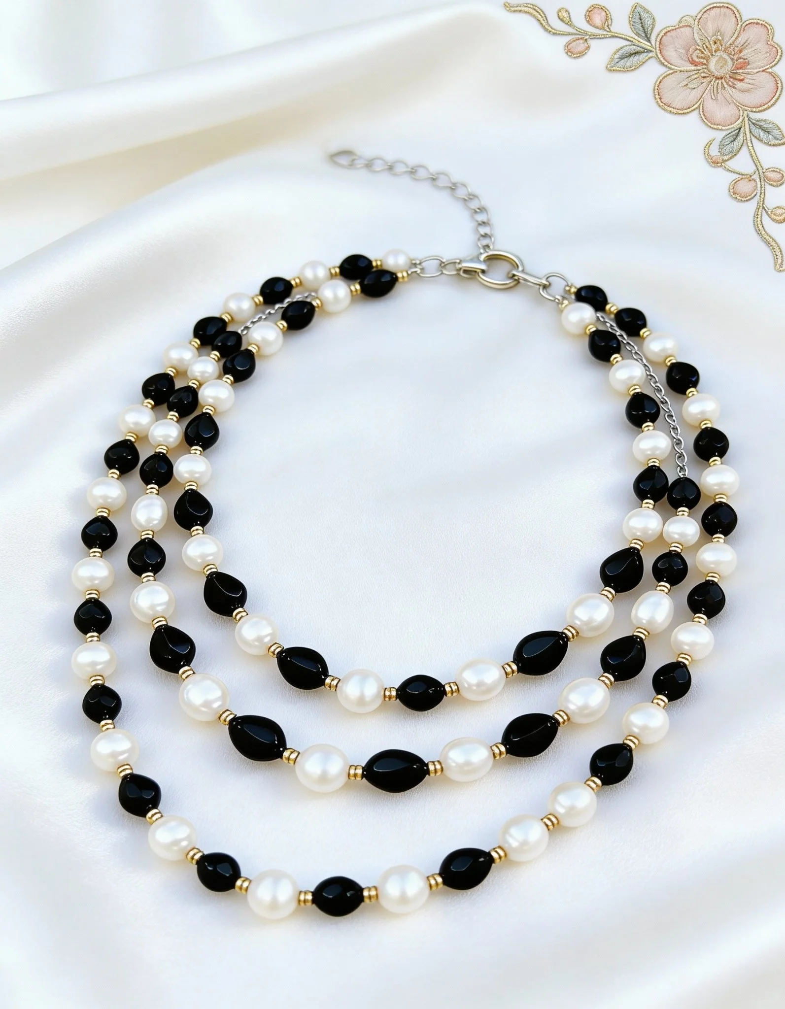 Attractive Necklace - Black and White Stones - Image 2