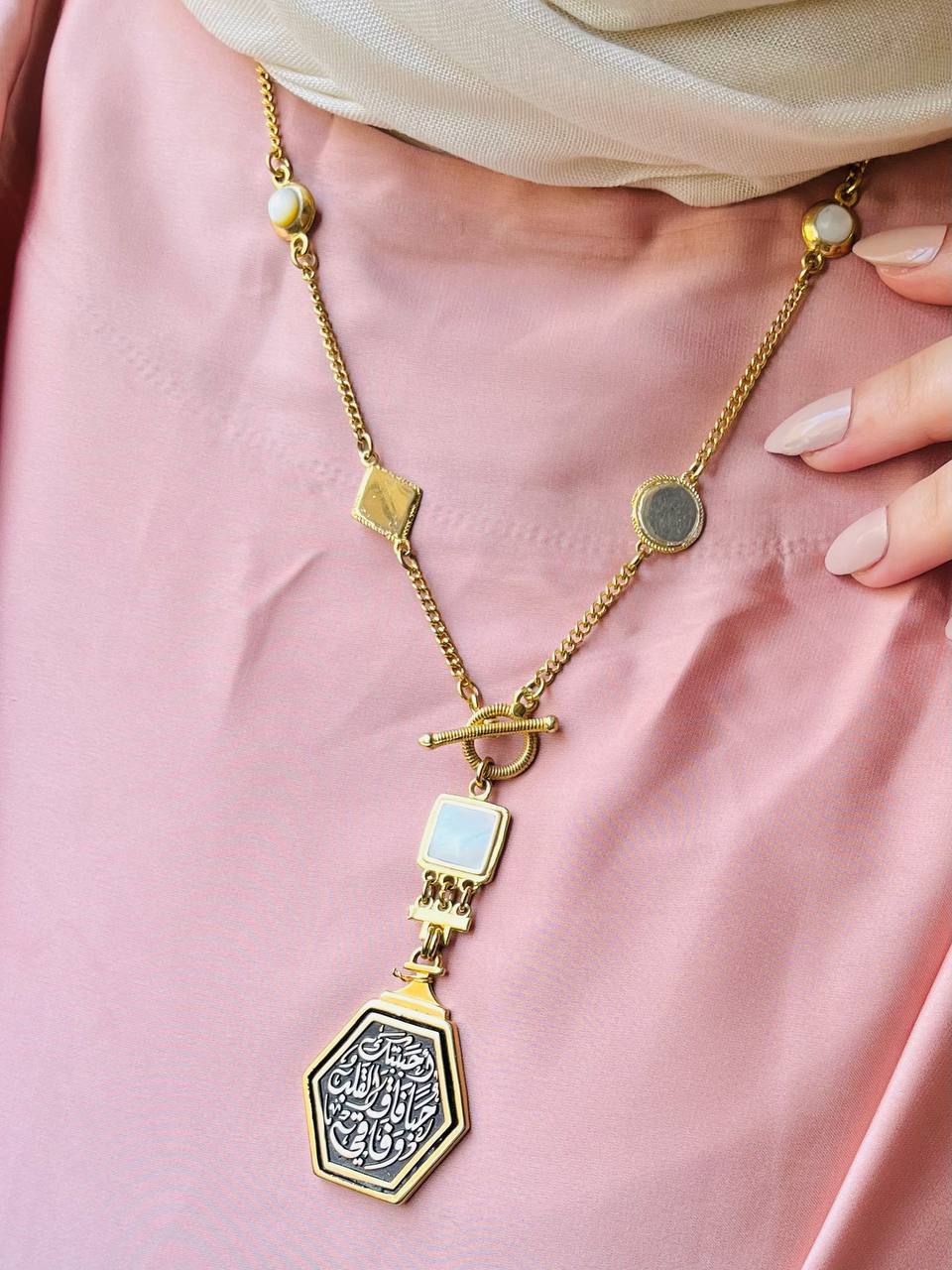 Doha Elegant  Necklace - Image 2
