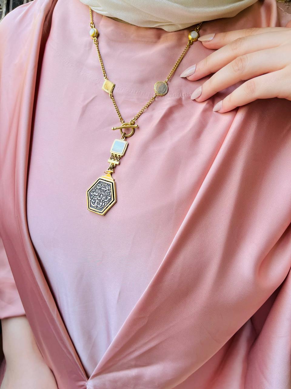 Doha Elegant  Necklace - Image 3