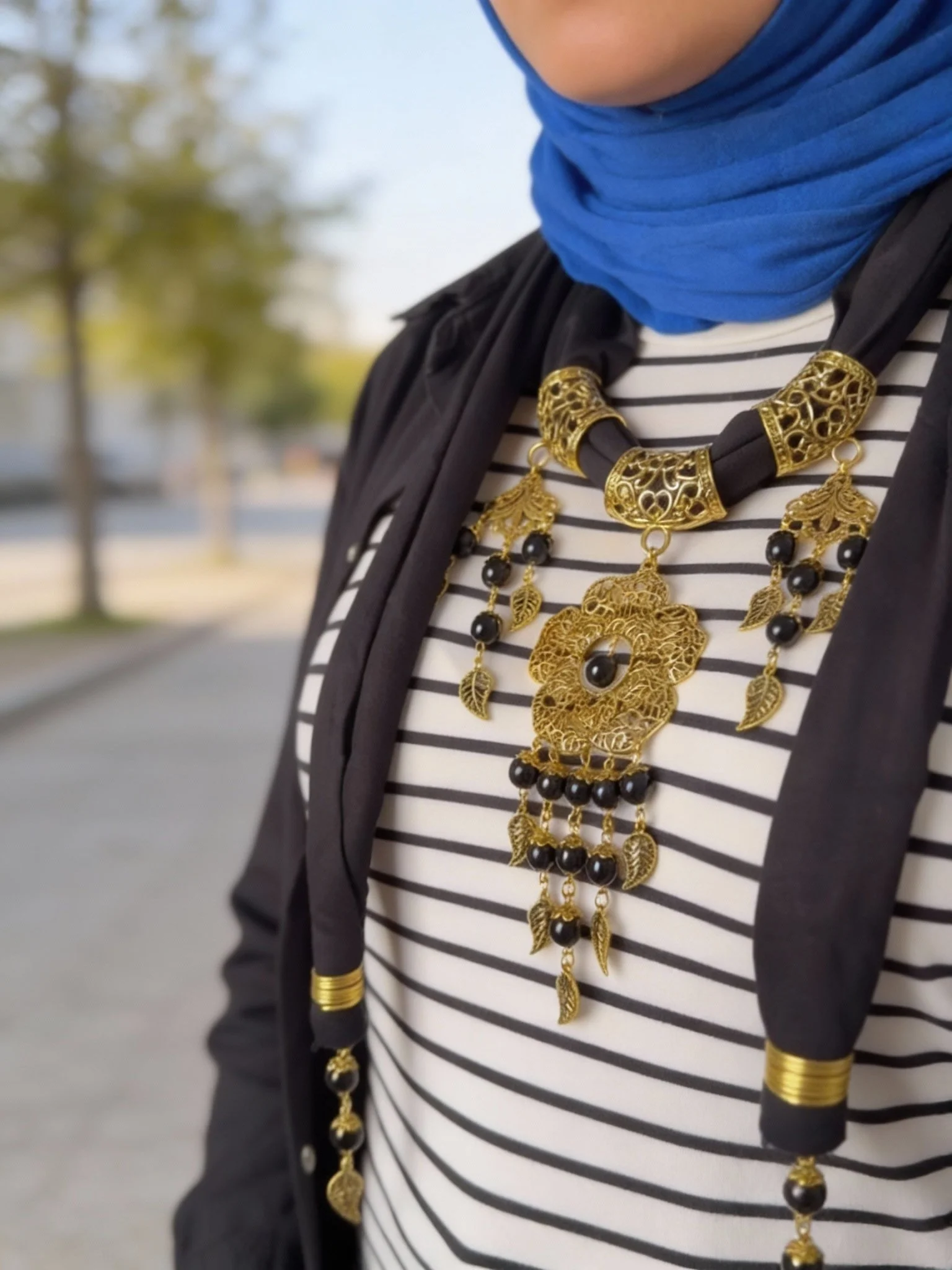 Flower Necklace Scarf - Cotton - Image 3