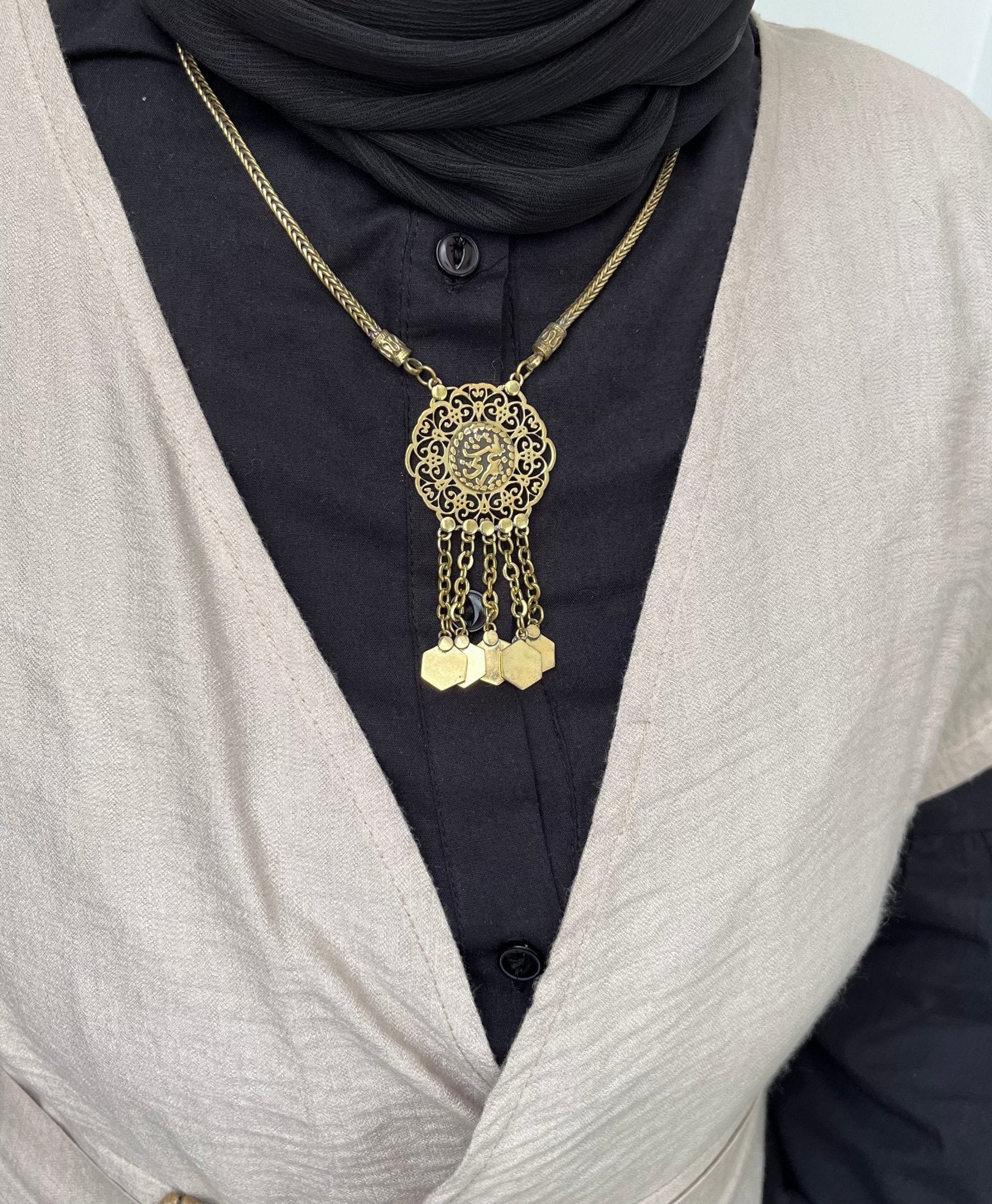 Muda  Arabic Crafted Necklace - Image 4