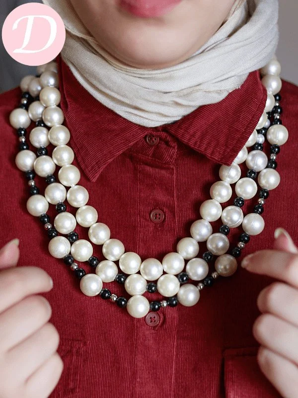 Laurel Necklaces - Pearl with Onyx - Image 2