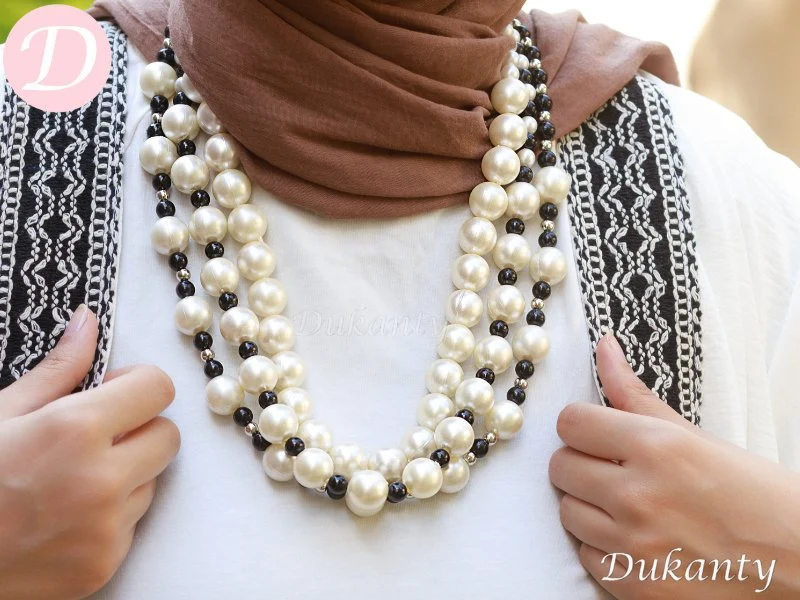 Laurel Necklaces - Pearl with Onyx - Image 4