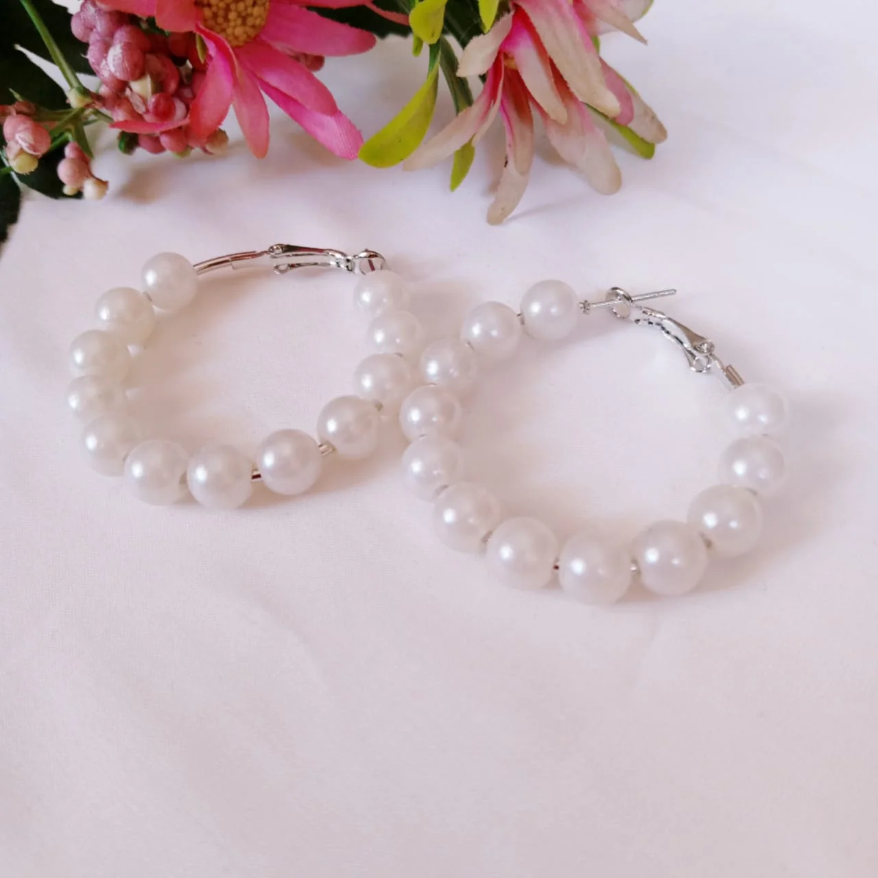 Maya Simple Earrings - Image 8