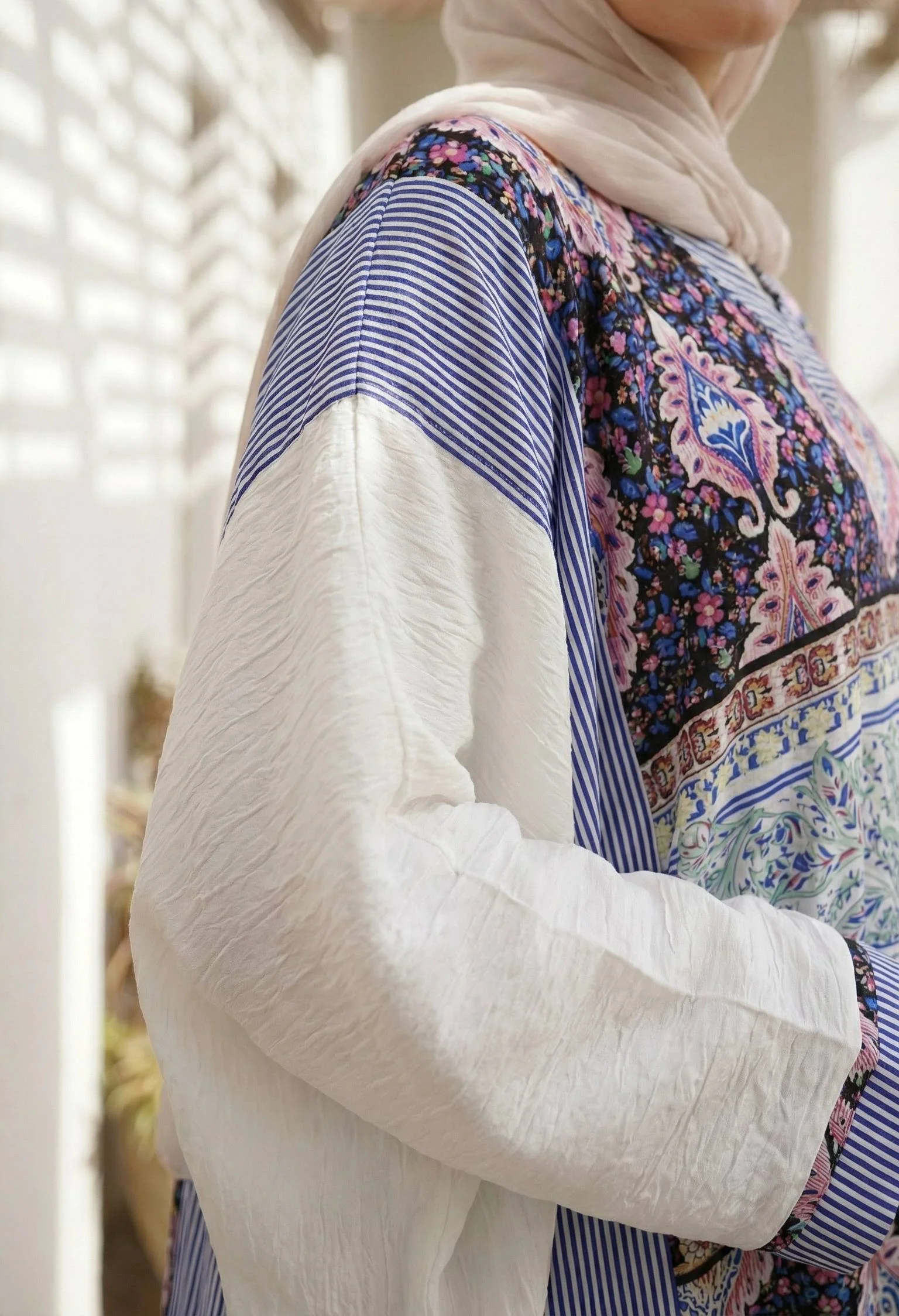 Modern Queen Linen Abaya - Image 5