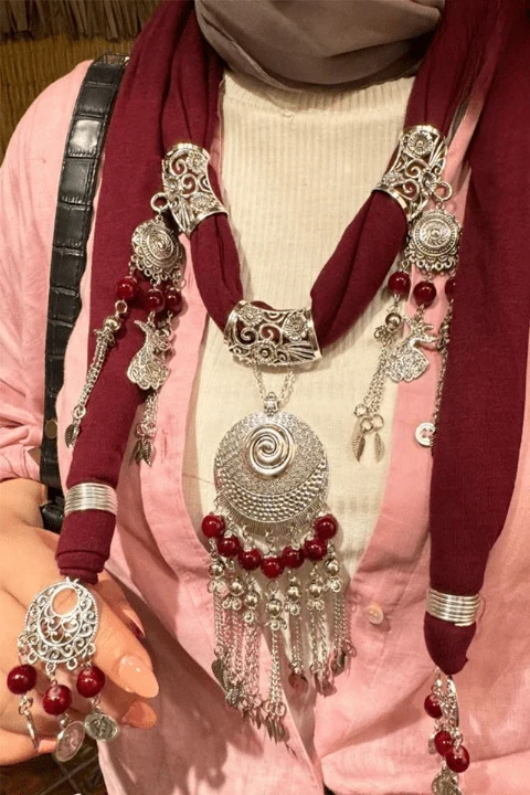 Red Necklace Scarf - Image 2