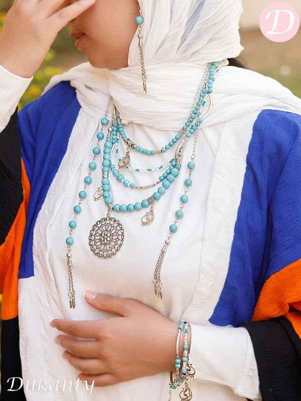 Turquoise necklace with metal pendants - Image 2
