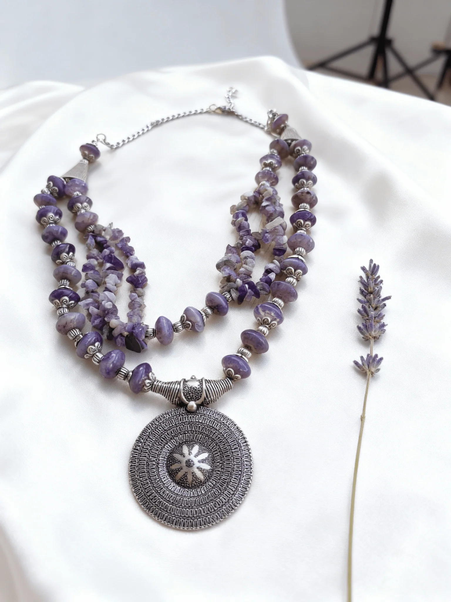 Violet Shinny Necklace - Image 2