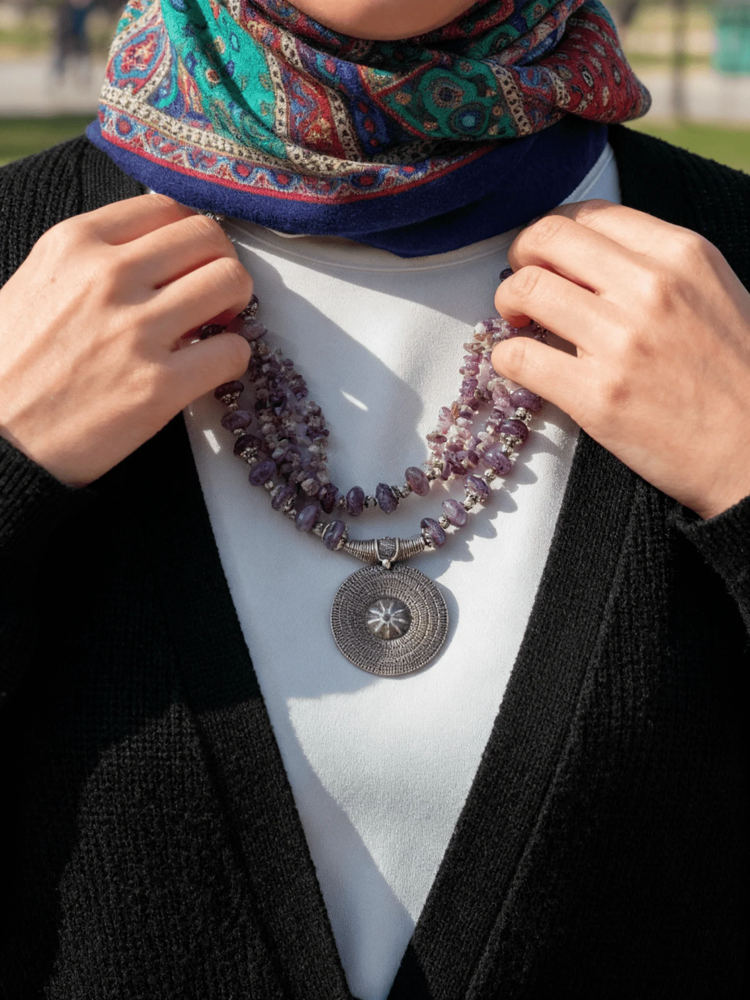 Violet Shinny Necklace - Image 4